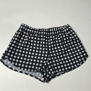 Old Navy Active gingham shorts. Size small.